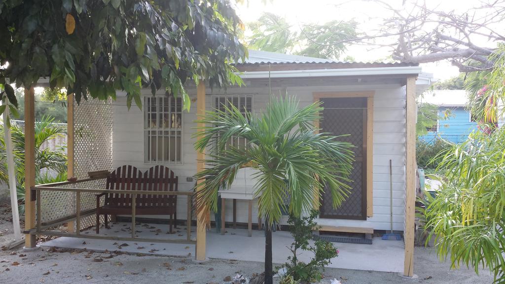Jaguar Morning Star Hotel Caye Corker Esterno foto